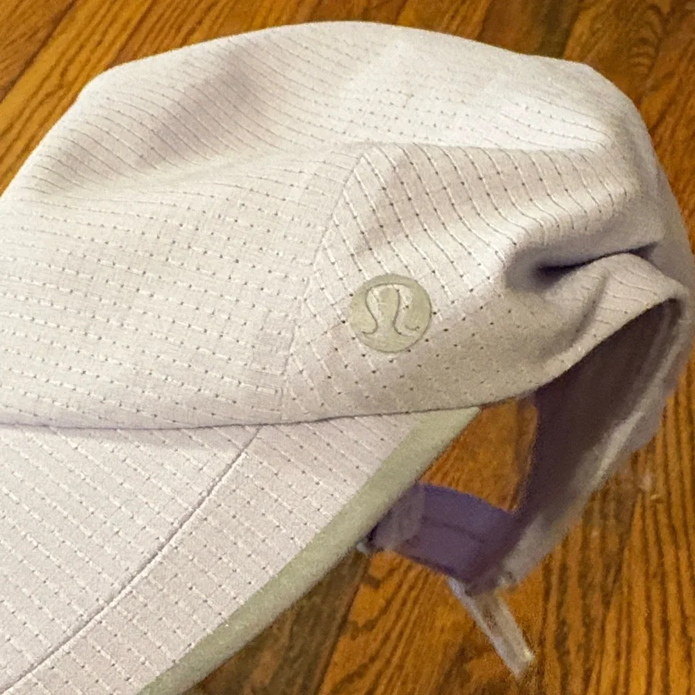 🎉NWT! Lululemon Fast and Free WovenAir Hat Light Purple!